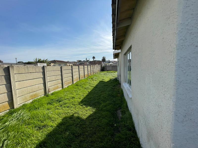 4 Bedroom Property for Sale in Algoa Park Eastern Cape